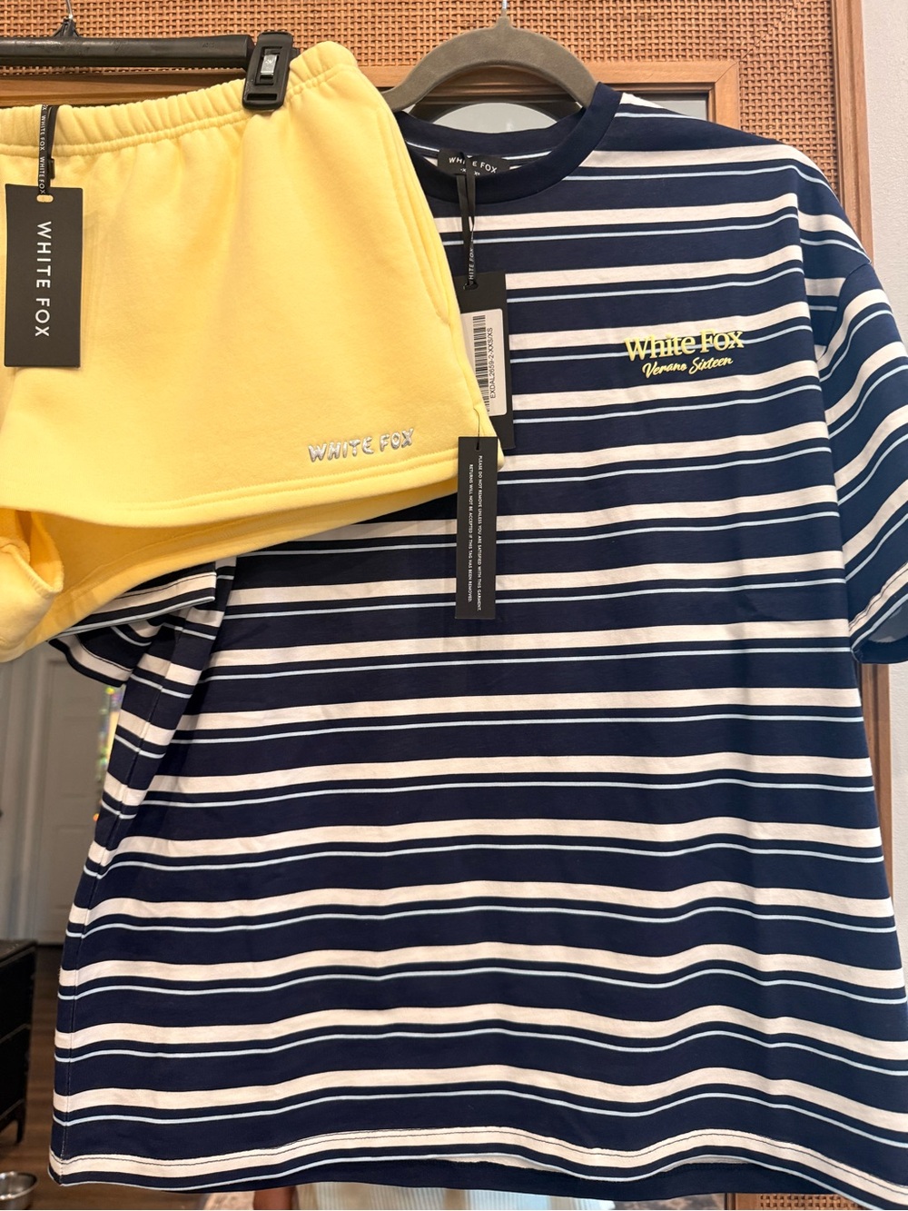 White Fox Verano Sixteen Viola Oversized Tee Navy Stripe NWT XXS/XS - Picture 8 of 16